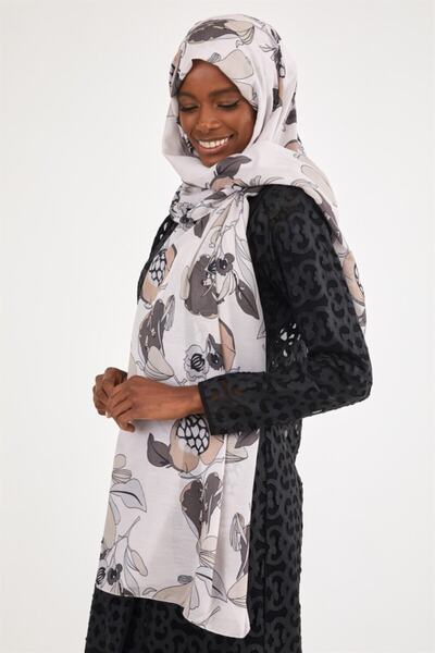 Differenza Hydrangea Shawl Ecru