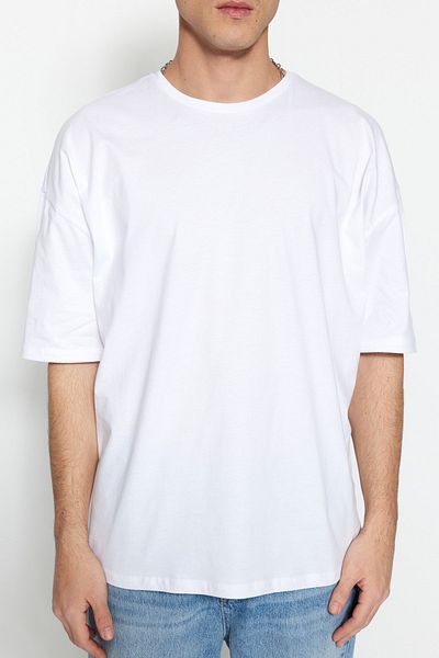 Trendyol Collection Übergroßes weißes Baumwoll-T-Shirt - TMNSS22TS0318
