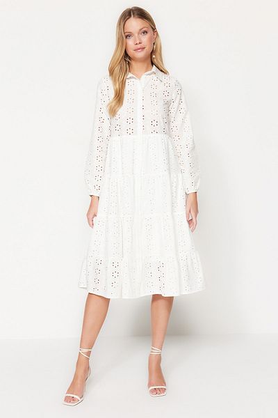 Trendyol Collection Ecrufarbenes, gewebtes Midi-Hemdkleid mit Stickerei TWOSS23EL01024