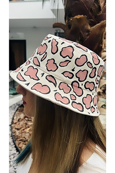 Kutcha Accessories قبعة بتصميم دلو مرسومة يدويًا من Kutcha