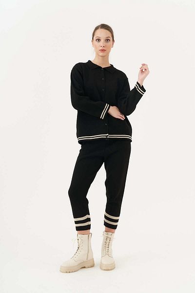 Mevra Pantaloni de tricotaj cu dungi negre