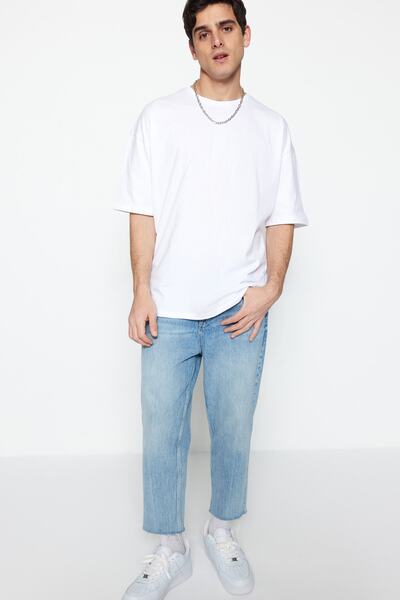 Trendyol Collection Weißes Basic-T-Shirt aus Baumwolle mit kurzen Ärmeln und Übergröße
