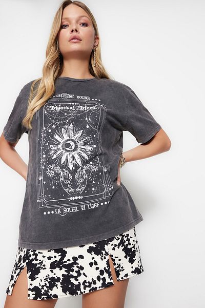 Trendyol Collection Πλεκτό μπλουζάκι ανθρακί Faded Effect Boyfriend/Πλεκτό μπλουζάκι με φαρδύ σχέδιο TWOSS23TS00110
