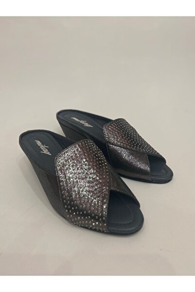 mikay shoes Hakiki Deri Taş Desenli Kadın Şık Ev Terliği