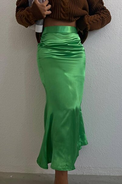 bayansepeti Жіноча міді-спідниця з атласу зеленого кольору 5322