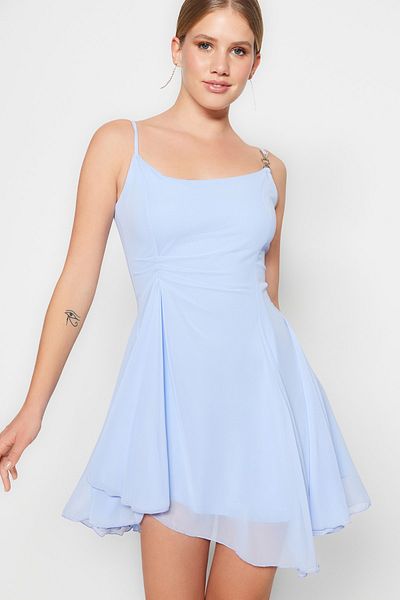 Trendyol Collection Hellblaues stilvolles kurzes Abendkleid – A-Schnitt, gefüttert und Chiffon TPRSS23EL00033