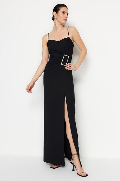 Trendyol Collection Μαύρο αξεσουάρ Λεπτομερές υφαντό μακρύ κομψό βραδινό φόρεμα Νυχτερινό φόρεμα αποφοίτησης TPRSS20AE0321