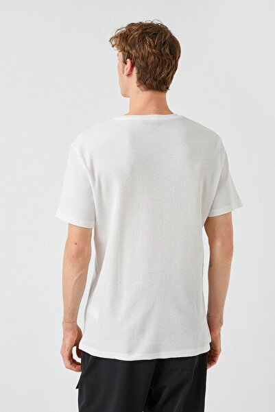 Koton Hímzett texturált póló