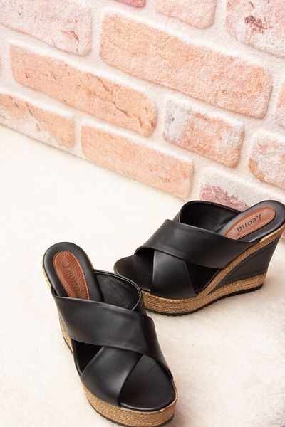 Fox Shoes Women's Black Heeled Slippers F674072009