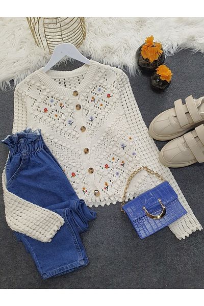 Modamorfo Strickjacke mit Pompom-Strickmuster, bestickt und durchbrochen