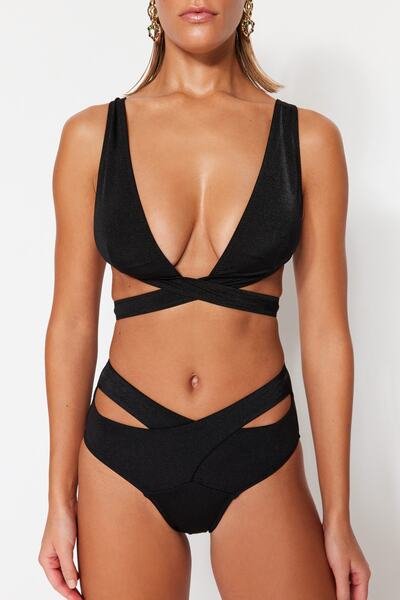 Trendyol Collection Σετ μπικίνι ψηλόμεσο ψηλό πόδι σε μαύρο τρίγωνο TBESS23BT00064