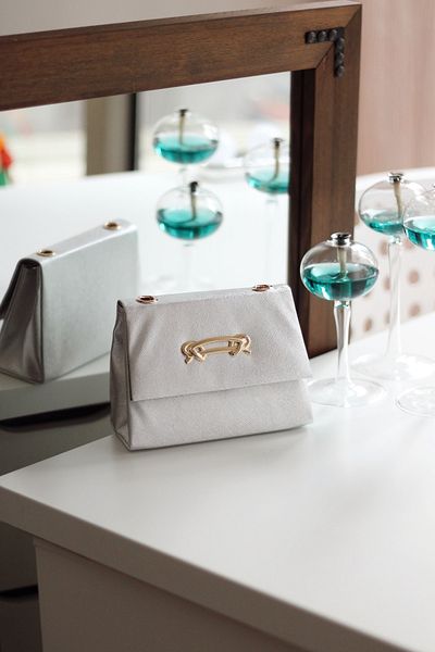 Moom Bag Geantă de damă cu acoperire argintie cu lanț detaliat pentru accesorii