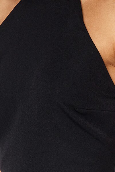 Trendyol Collection Černé přiléhavé podšívkové řasené tkané dlouhé stylové večerní šaty noční promoce TPRSS23AE00156