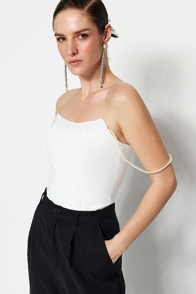 Trendyol Collection Ecru lemované zaklapávací tělo s tkaným příslušenstvím TPRSS23BD00015