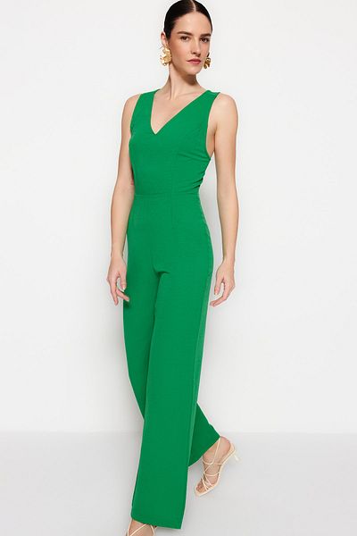 Trendyol Collection Grüner gewebter Maxi-Jumpsuit mit Gürtel TWOSS23TU00129