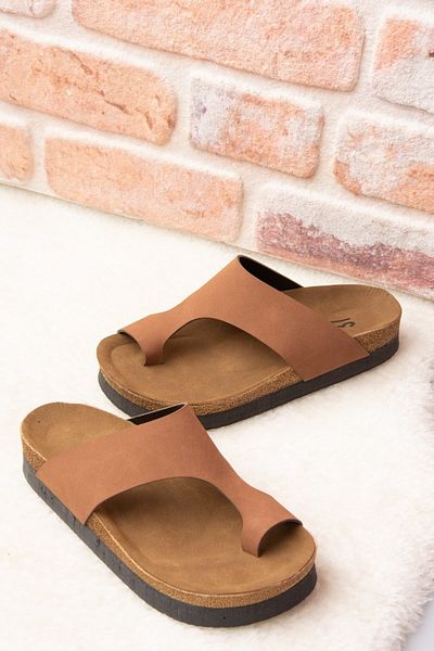 Fox Shoes Tan γυναικείες παντόφλες D777812002