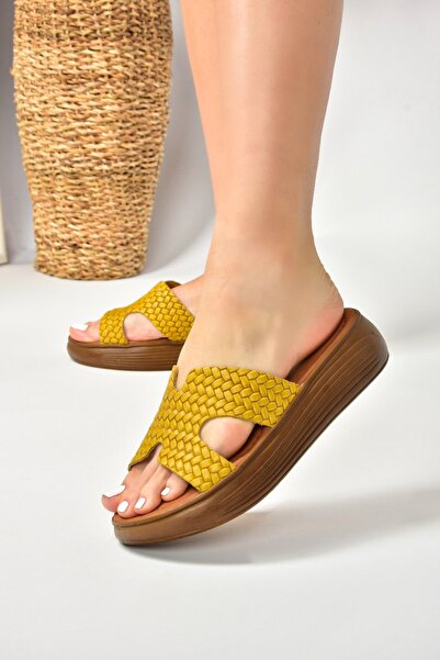 Fox Shoes Жовті жіночі тапочки з натуральної шкіри M291049803
