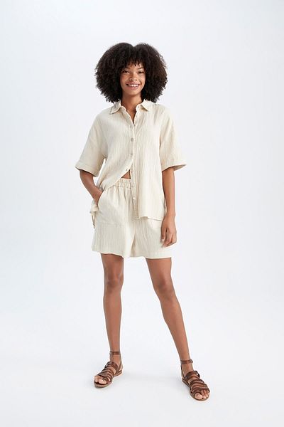 DeFacto Shorts - Beige - Mittlerer Bund