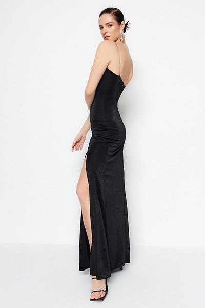 Trendyol Collection Czarna podszewka, lśniący dodatek, dzianinowa długa elegancka wieczorowa sukienka na zakończenie szkoły