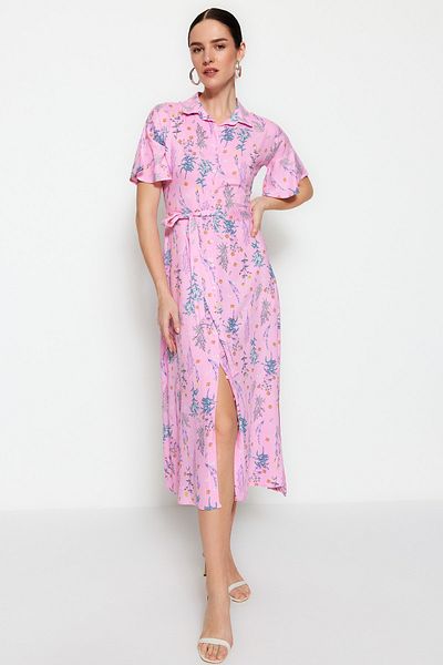 Trendyol Collection Ροζ ζωσμένο πουκάμισο Μίντι με υφαντό σκίσιμο Φόρεμα με λουλουδάτο σχέδιο TWOSS20EL2822
