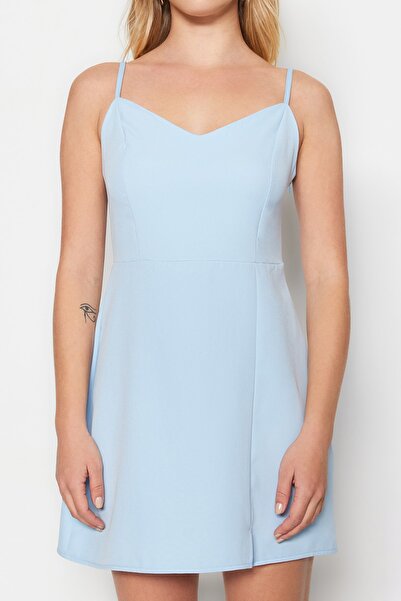 Trendyol Collection Modré Petite tkané mini tkané šaty do pasu s tkaným zadním detailem TWOSS22EL00536