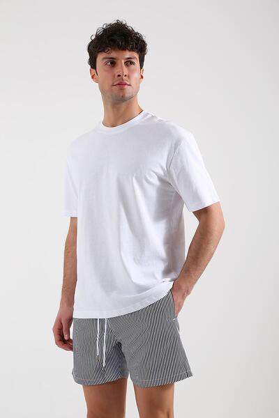Whitefin Unisex Basic White T-shirt