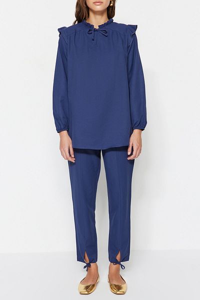 Trendyol Modest Marineblaues Tunika-Hosen-Set im Denim-Look TCTSS23US00058