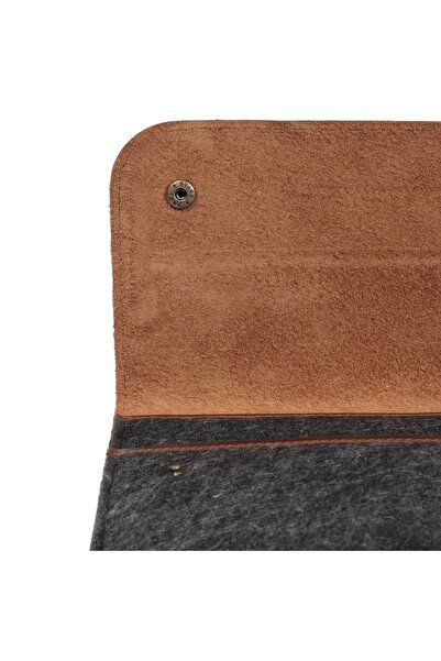 MegaGear Калъф за MacBook Pro от естествена кожа и флийс (15 инча), (16 инча) – кафяв