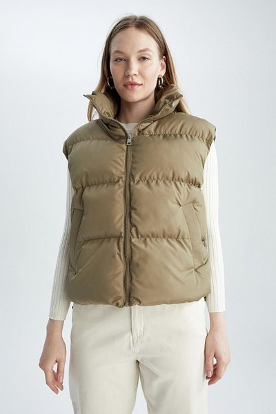 DeFacto Relax Fit Stand Collar Basic Pocket Puffer Vest