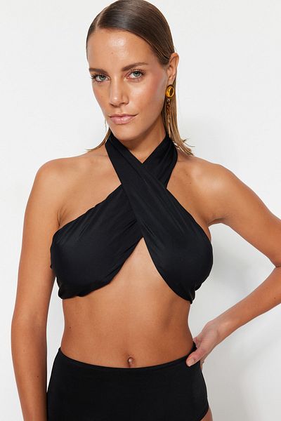 Trendyol Collection Μαύρο μπικίνι με λαιμόκοψη TBESS22BU0394