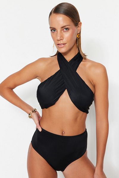 Trendyol Collection Μαύρο μπικίνι με λαιμόκοψη TBESS22BU0394