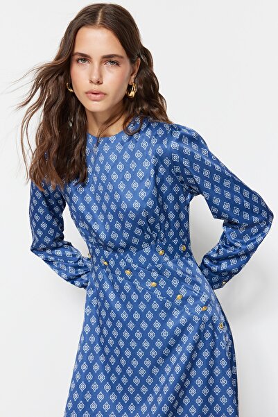 Trendyol Modest Sötét sötétkék mintás gombos részletes szatén szőtt ruha TCTSS23EB00073
