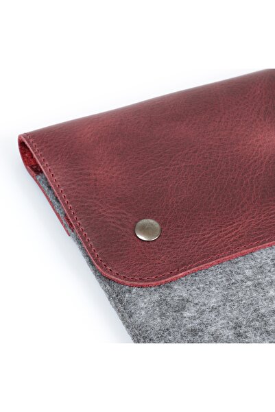 MegaGear Калъф за MacBook Pro от естествена кожа и флийс (15 инча), (16 инча) – лилав