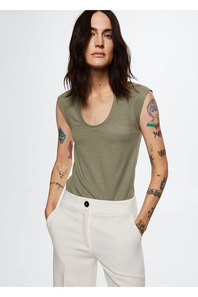 MANGO Woman Einfaches geripptes T-Shirt
