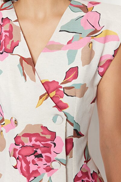 Trendyol Collection Bílé květinové vzorované knoflíky Lněná směs Mini tkané kabátové šaty TWOSS23EL01874