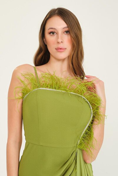 SpringStore Fıstık Yeşil Tüy Aksesuarlı Büzgülü Abiye Elbise
