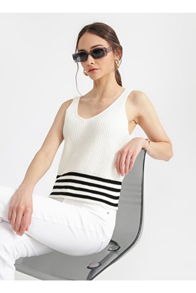 Fabrika V Yaka Düz Beyaz - Siyah Kadın Bluz Felıto