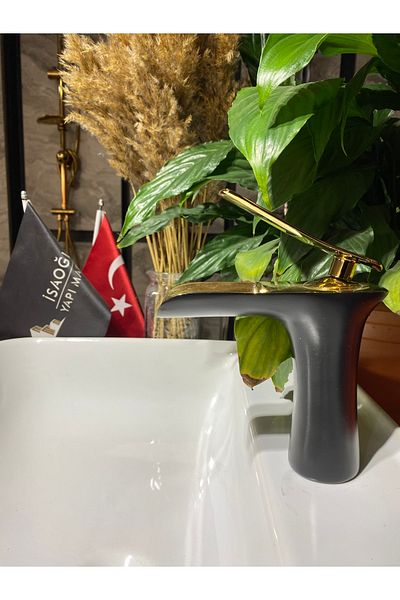 İSAOĞLU YAPI Gold Black Sink Faucet Waterfall Faucet Natural Natural Flow Bathroom Faucet