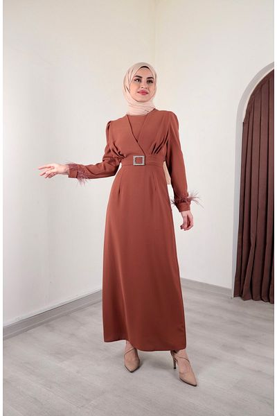 Aranlı tekstil Φόρεμα Hijab μανίκια σε μορφή μολυβιού με λεπτομέρεια από πούπουλα