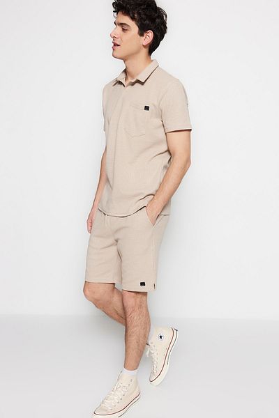 Trendyol Collection Strukturiertes Trainingsanzug-Set mit Polokragen in Kamel – Normale Schnittform TMNSS23EM00003