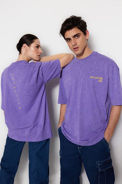 Trendyol Collection Fliederfarbenes, übergroßes bedrucktes Baumwoll-T-Shirt – TMNSS23TS00166