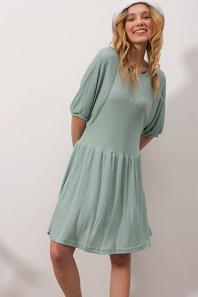 Trend Alaçatı Stili Women's Green Bat Sleeve Scatter Dress ALC-X6407