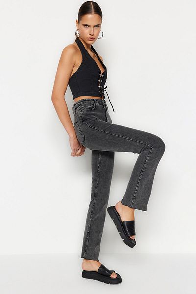 Trendyol Collection Anthrazitfarbene Schlitzjeans