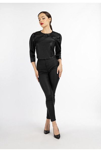 Faina Kunstlederbluse gewidmet