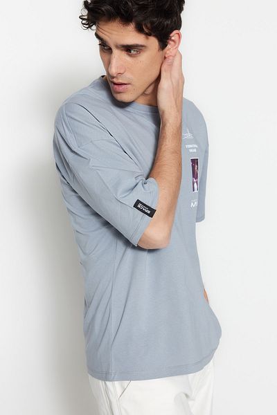 Trendyol Collection Oversize Gray Crew Neck T-Shirt - TMNSS23TS00118