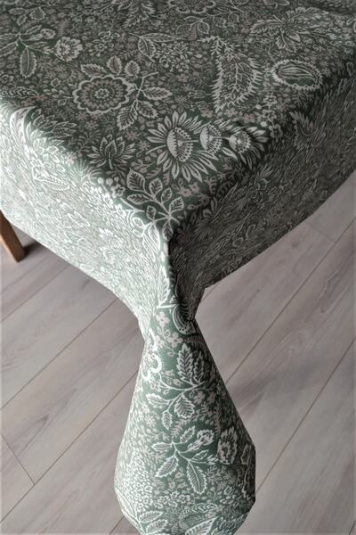 eno concept مفرش طاولة من الكتان باللون الأخضر مع نمط الورد