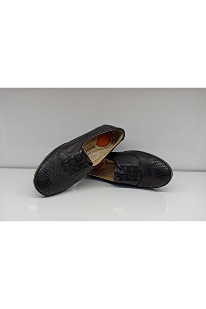 Darkwood أحذية نسائية سوداء