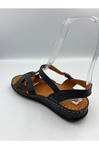 Zeyn Women's Black Leather Sandals
