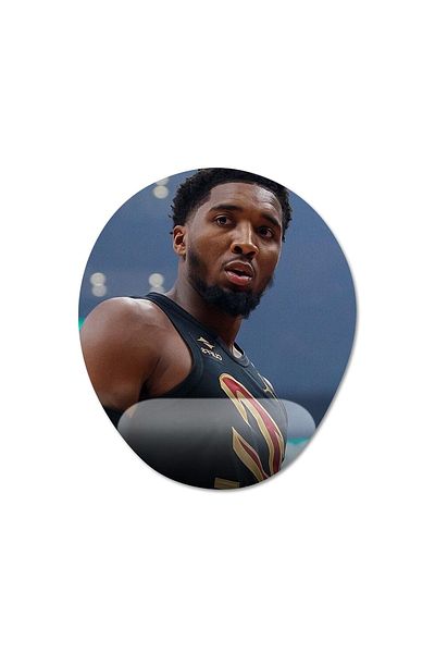 Pixxa Donovan Mitchell - موديل لوحة ماوس كليفلاند كافالييرز مع مسند للمعصم - 3 بيضاوي