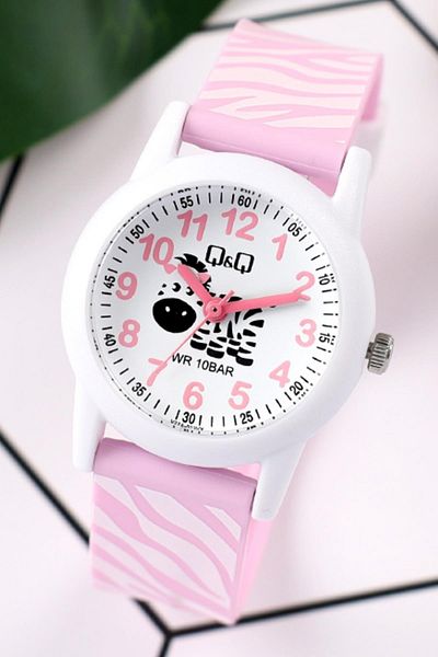 Q&Q Oe012519 Zebra Patterned Pink 10 Atm Waterproof Girl's Wristwatch